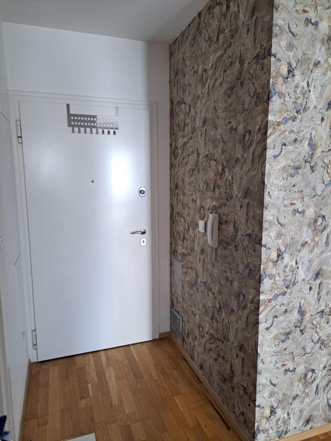 Mariposa, Apartment With Balcony, Private Parking In The Garage, Near The Biggest Shopping Center Mall Of Split Exterior foto
